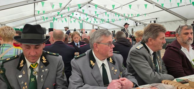 und abschließendes Tscherperfrühstück