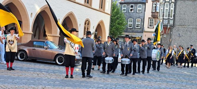 Antreten vorm Rathaus